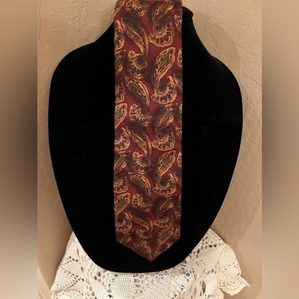 Christian Dior Men’s Silk Neck Classic